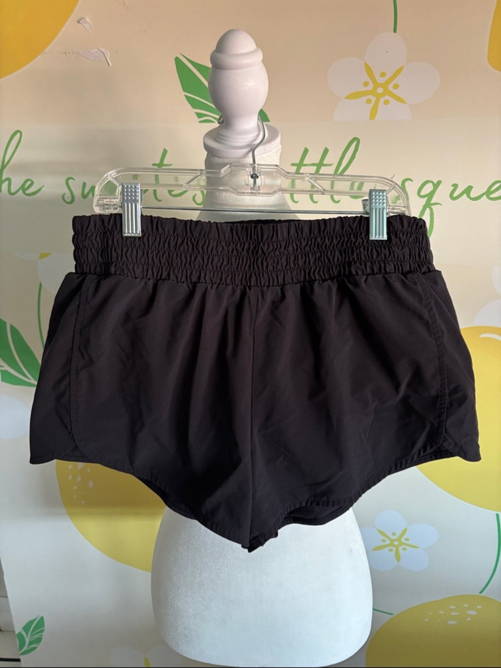 Zella Black Elastic-Waisted Athletic Shorts with Side Pockets